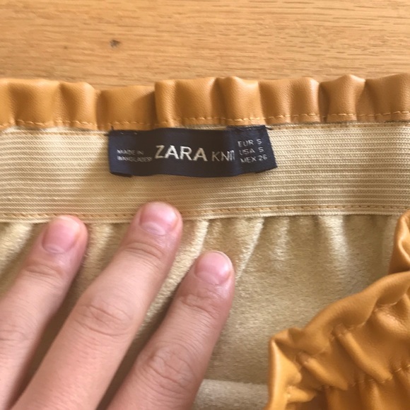 NEVER WORN - Zara mustard faux leather skirt - S - Picture 2 of 3